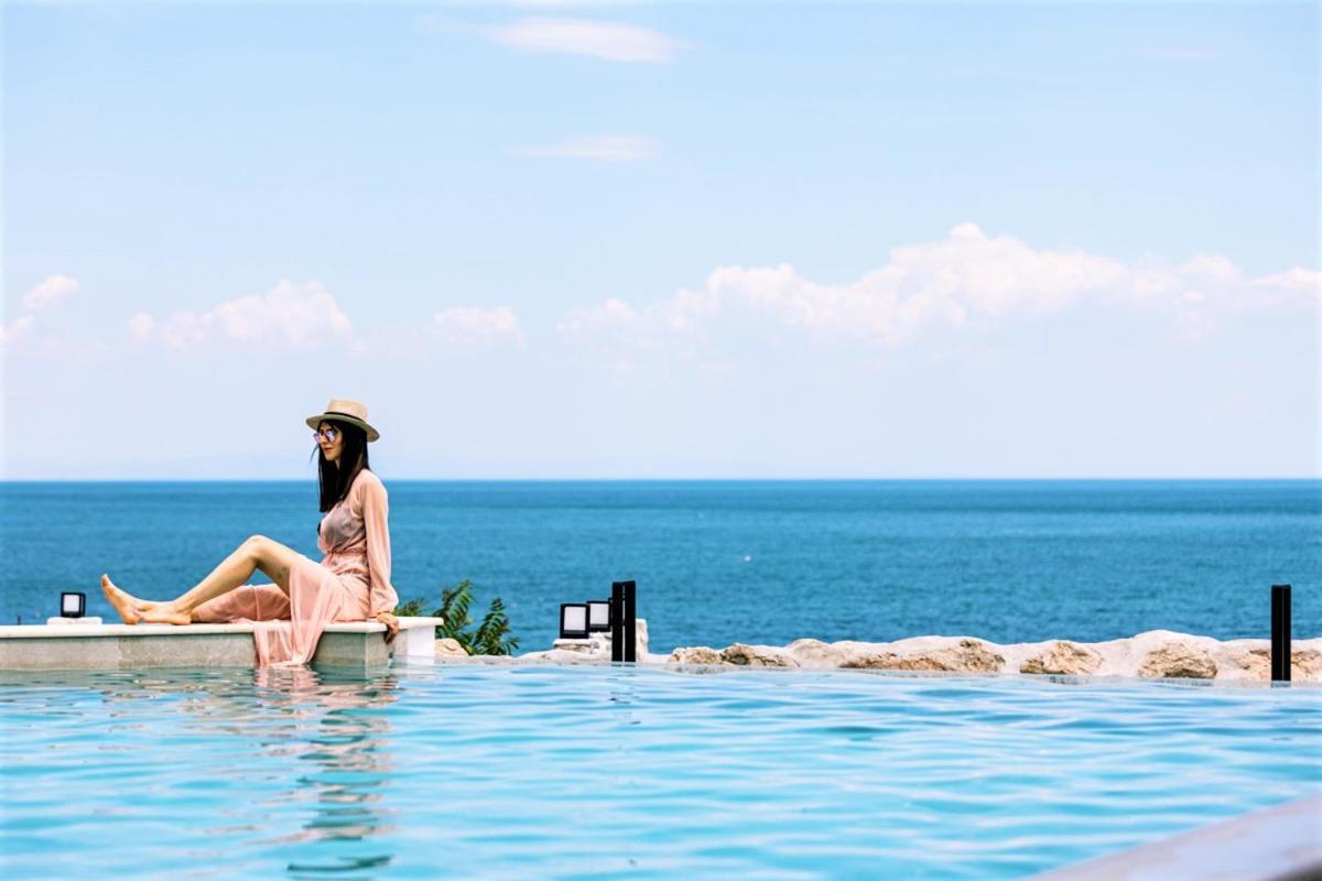 Akrotiri Olympus Luxury Suites - Adults Only Плака Литохору Екстериор снимка